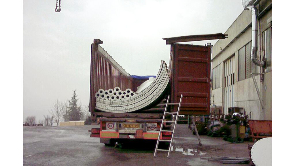 Trasporto silos bullonato